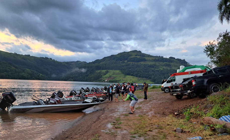 Soltura de peixe surubim na da 7ª Copa Iguaçu de Pesca Esportiva