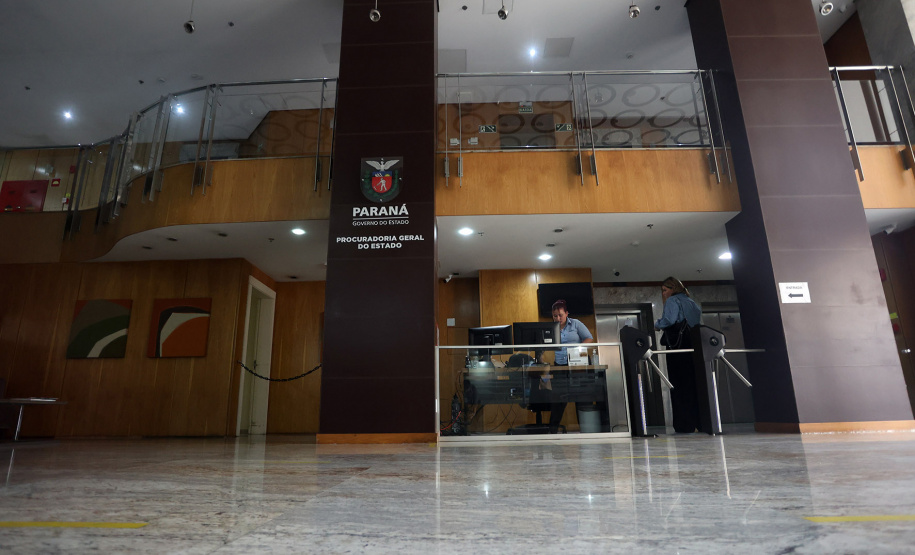 Arquivo Público do Paraná vira cenário de documentário sobre a família Urban