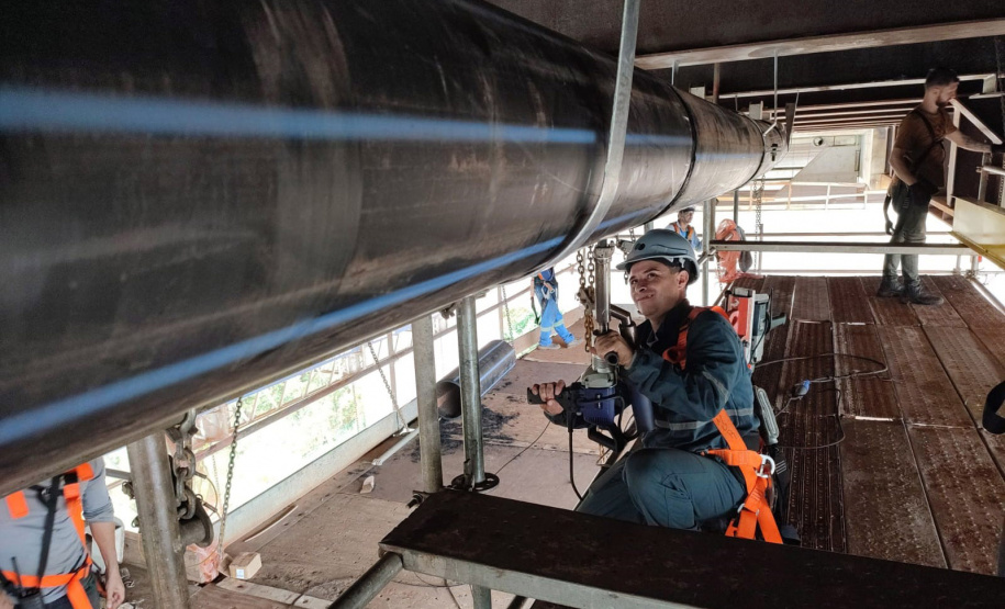 Ponte - Solda da via de rolamento da Plataforma de Inspeção e Manutenção da Ponte