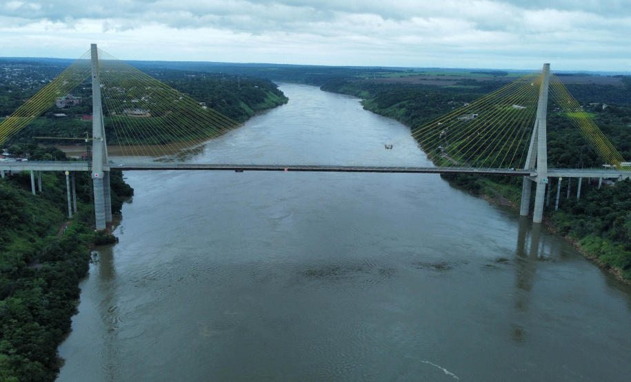 Ponte - Solda da via de rolamento da Plataforma de Inspeção e Manutenção da Ponte