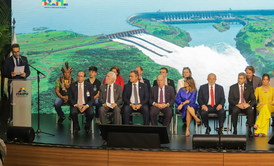 GOVERNADOR EM EXERCÍCIO - FOZ