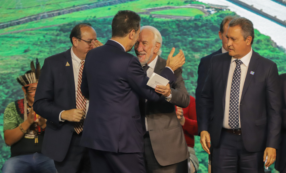 GOVERNADOR EM EXERCÍCIO - FOZ