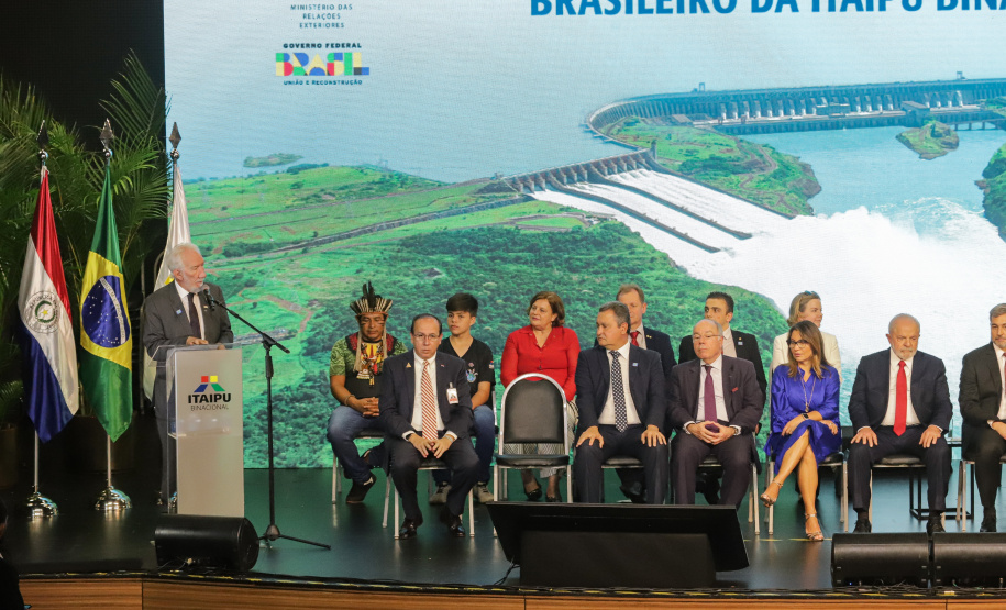 GOVERNADOR EM EXERCÍCIO - FOZ