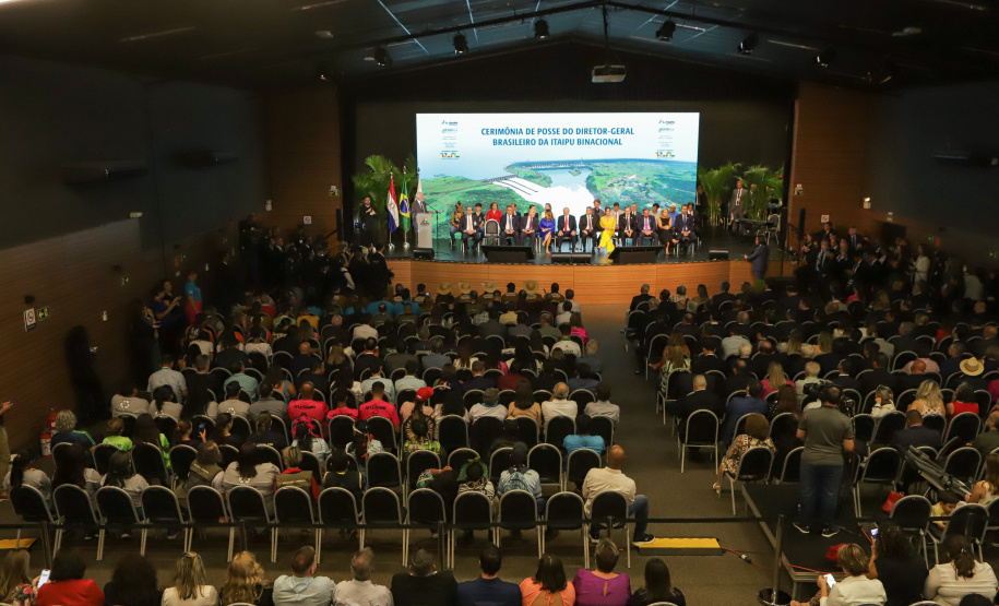 GOVERNADOR EM EXERCÍCIO - FOZ