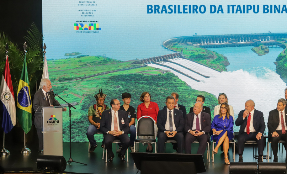 GOVERNADOR EM EXERCÍCIO - FOZ
