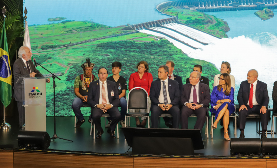 GOVERNADOR EM EXERCÍCIO - FOZ