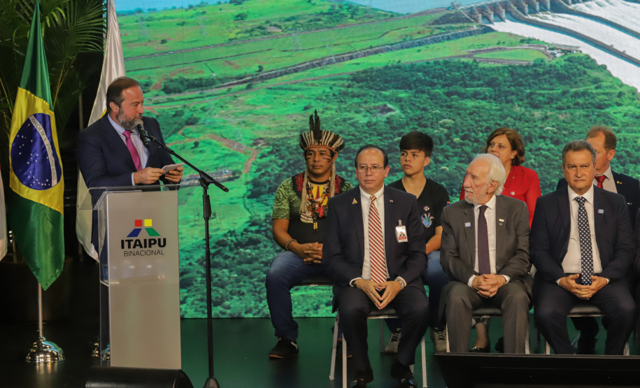 GOVERNADOR EM EXERCÍCIO - FOZ
