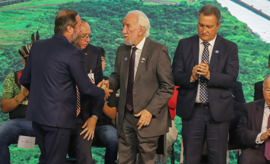 GOVERNADOR EM EXERCÍCIO - FOZ