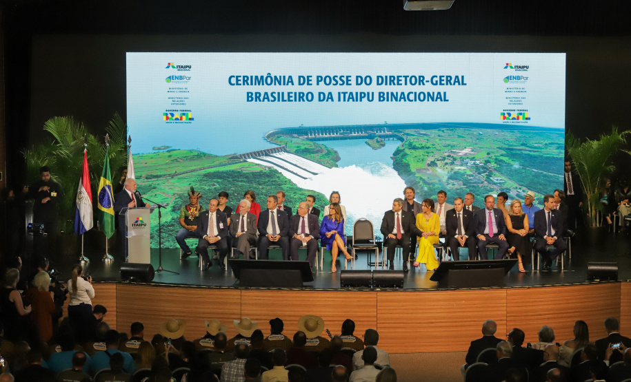 GOVERNADOR EM EXERCÍCIO - FOZ