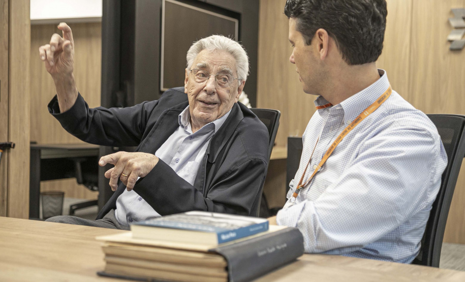 Referência em engenharia hidráulica, Nelson Pinto doa acervo de projetos à Copel