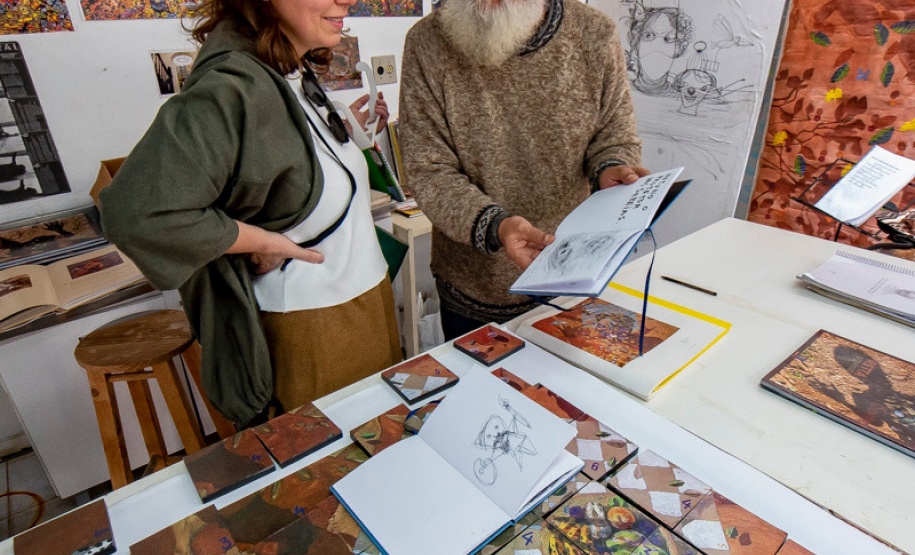 “Bota-fora do Retta” marca despedida do artista da residência na Academia Alfredo Andersen