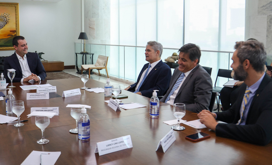 Governador Carlos Massa Ratinho Junior com Procurador Geral do Trabalho Dr José de Lima Ramos Pereira