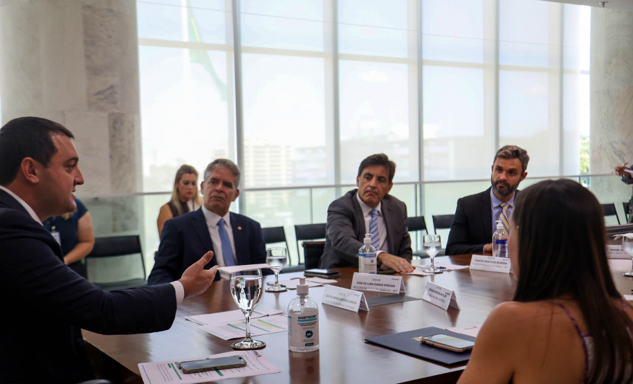 Governador Carlos Massa Ratinho Junior com Procurador Geral do Trabalho Dr José de Lima Ramos Pereira