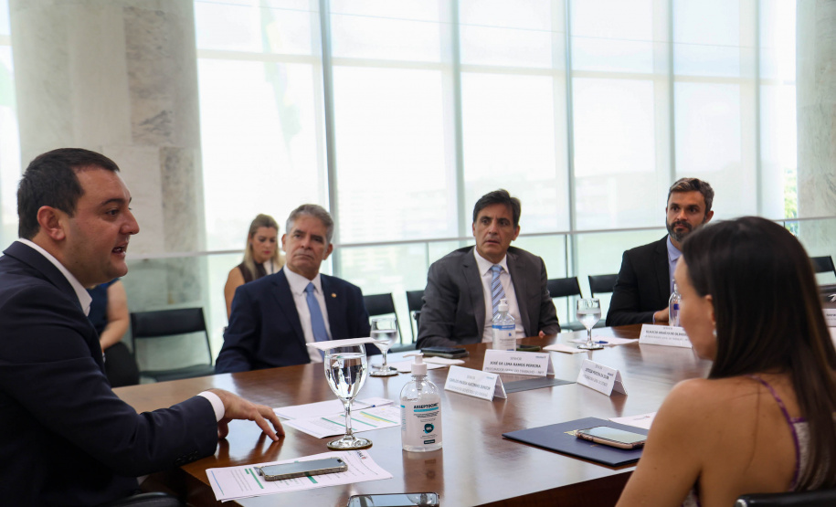 Governador Carlos Massa Ratinho Junior com Procurador Geral do Trabalho Dr José de Lima Ramos Pereira