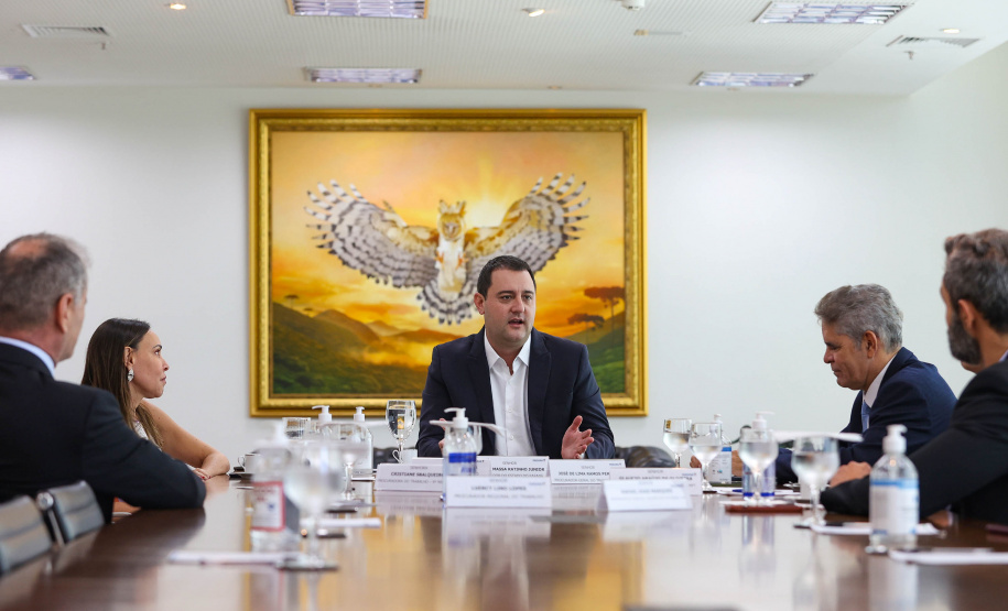 Governador Carlos Massa Ratinho Junior com Procurador Geral do Trabalho Dr José de Lima Ramos Pereira