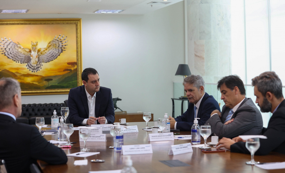 Governador Carlos Massa Ratinho Junior com Procurador Geral do Trabalho Dr José de Lima Ramos Pereira