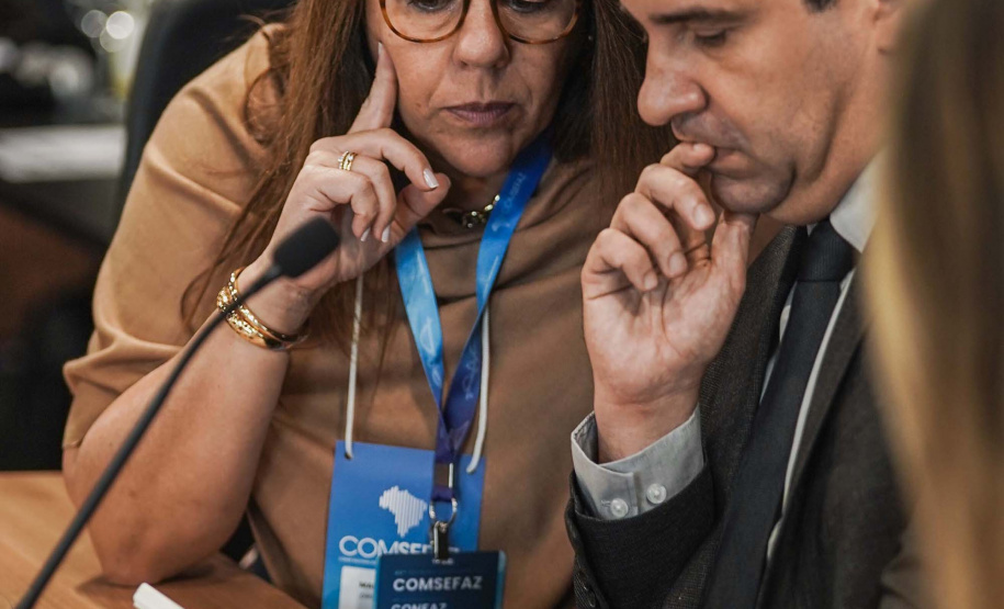 Fazenda Estadual concede Mérito Fazendário do Paraná durante a 40ª Reunião do Comsefaz