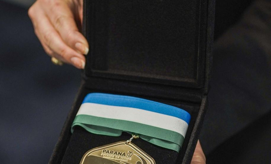 Fazenda Estadual concede Mérito Fazendário do Paraná durante a 40ª Reunião do Comsefaz