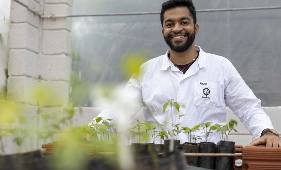Projeto desenvolvido na UEM aumenta a produção de etanol com o bagaço da cana-de-açúcar