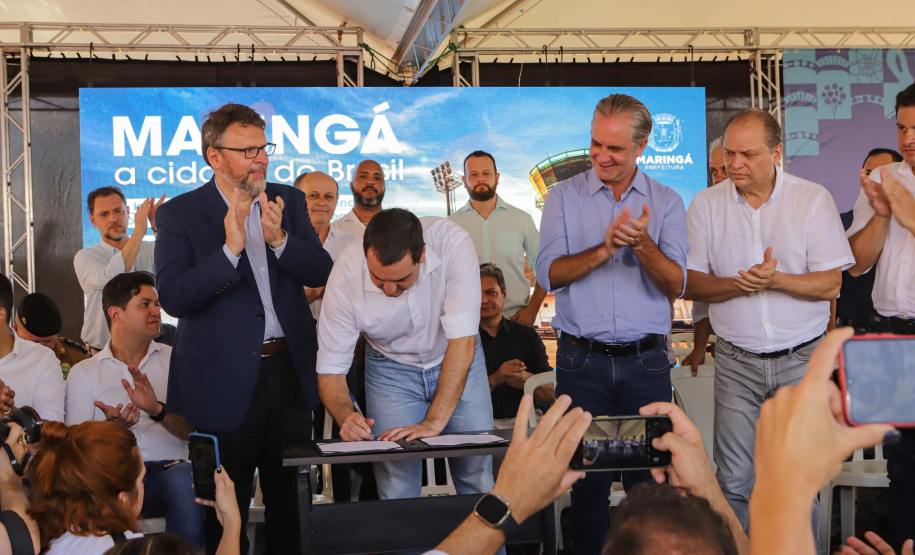 O governador Carlos Massa Ratinho Junior anunciou o início da usina fotovoltaica no aeroporto de Maringá.