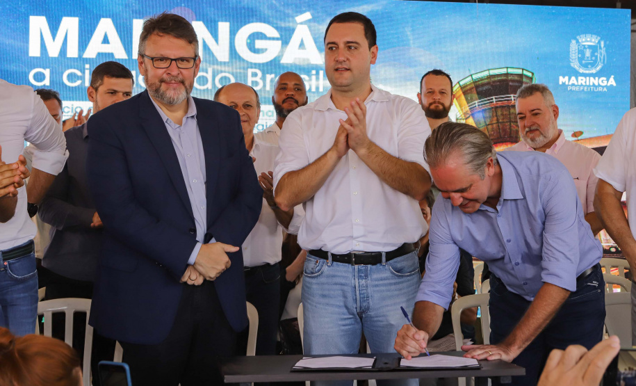 O governador Carlos Massa Ratinho Junior anunciou o início da usina fotovoltaica no aeroporto de Maringá.