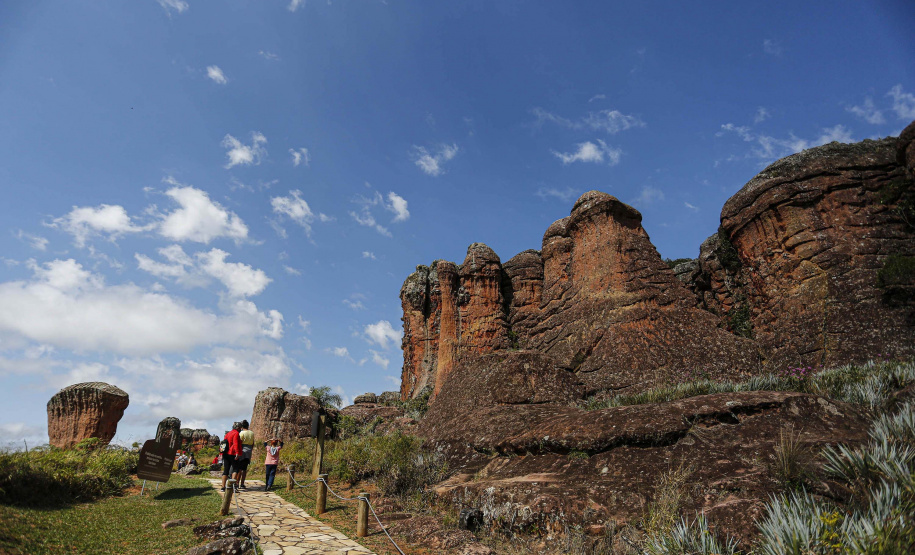 Fomento Paraná recebe mais R$ 23 milhões para financiar empresas do setor de turismo