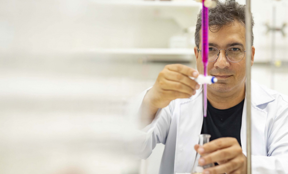 Projeto desenvolvido na UEM aumenta a produção de etanol com o bagaço da cana-de-açúcar