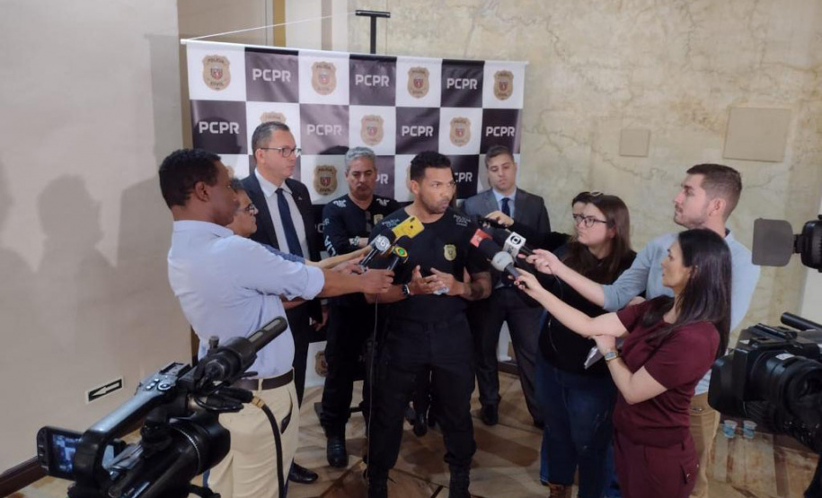 Policiais prendem dez pessoas em esquema que burlava sistema de transferências de veículos