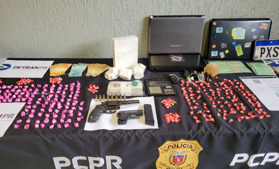 Policiais prendem dez pessoas em esquema que burlava sistema de transferências de veículos