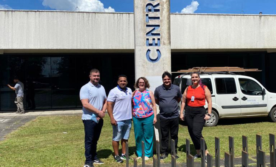 o Secretário da Família e Juventude do Governo do Distrito Federal (GDF), Rodrigo Delmasso, visitou a sede da Secretaria de Estado do Desenvolvimento Social e Família (Sedef), no Palácio das Araucárias