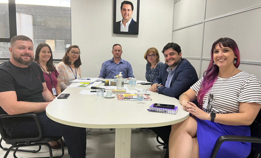 o Secretário da Família e Juventude do Governo do Distrito Federal (GDF), Rodrigo Delmasso, visitou a sede da Secretaria de Estado do Desenvolvimento Social e Família (Sedef), no Palácio das Araucárias