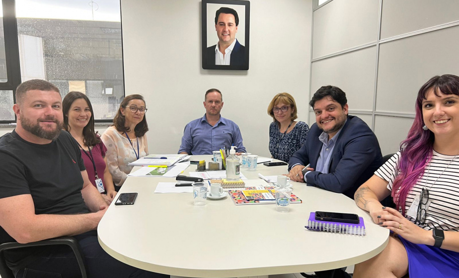 o Secretário da Família e Juventude do Governo do Distrito Federal (GDF), Rodrigo Delmasso, visitou a sede da Secretaria de Estado do Desenvolvimento Social e Família (Sedef), no Palácio das Araucárias