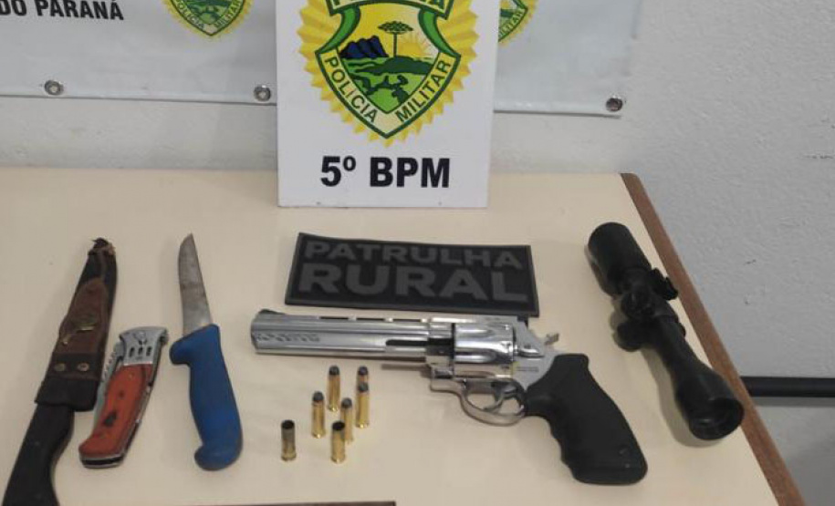 A Operação Segurança Rural, promovida pela Polícia Militar do Paraná e que reforça o patrulhamento de 350 mil quilômetros de estradas no Interior de todo o Estado, registrou aumento de mais de 390% nos resultados operacionais desde o seu lançamento, em junho de 2022, até o dia 28 de fevereiro de 2023, na comparação com o mesmo período entre 2021 e 2022.