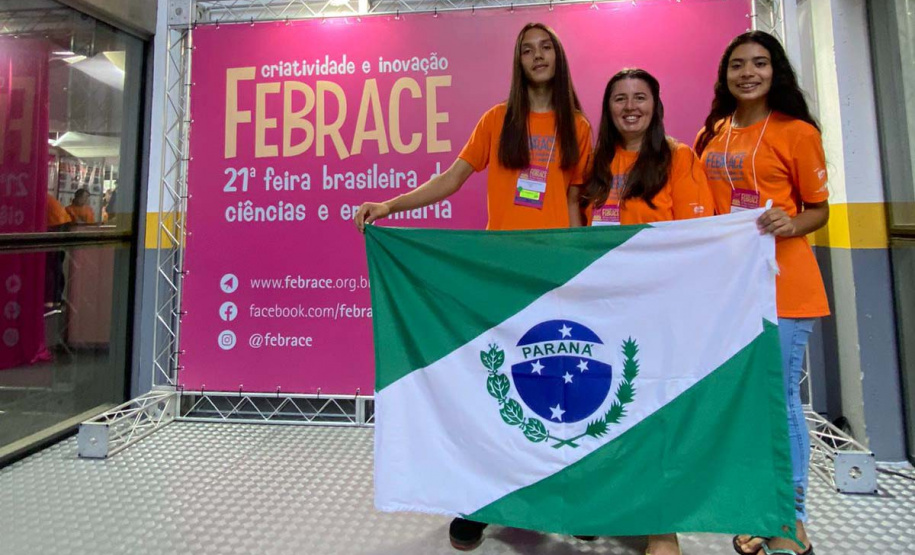 Alunos da rede estadual recebem prêmios em Feira de Ciência e Engenharias