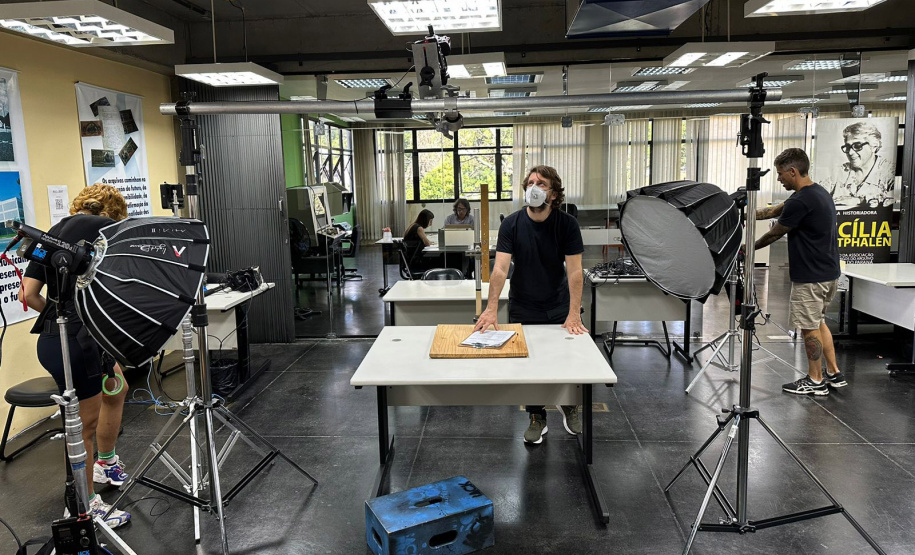 Arquivo Público do Paraná vira cenário de documentário sobre a família Urban