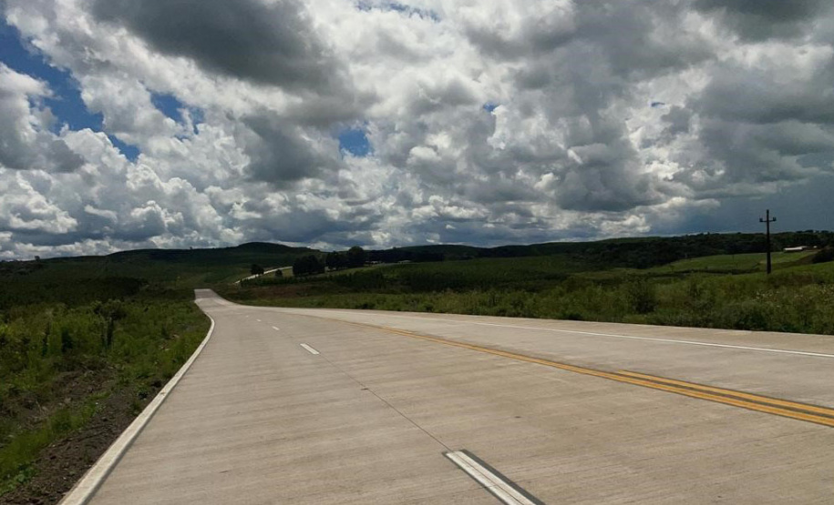 Obra emblemática do Sudoeste, Whitetopping da PRC-280 recebe últimos ajustes