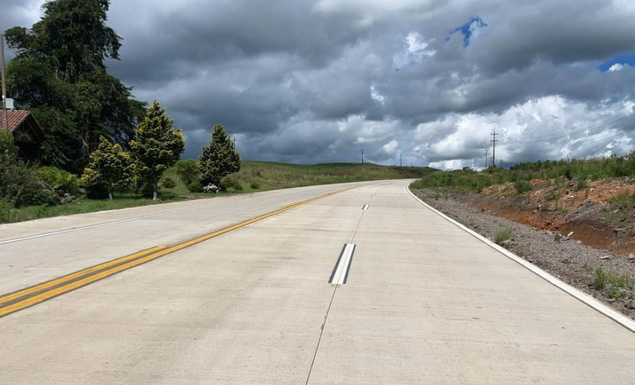 Obra emblemática do Sudoeste, Whitetopping da PRC-280 recebe últimos ajustes