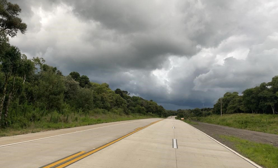 Obra emblemática do Sudoeste, Whitetopping da PRC-280 recebe últimos ajustes