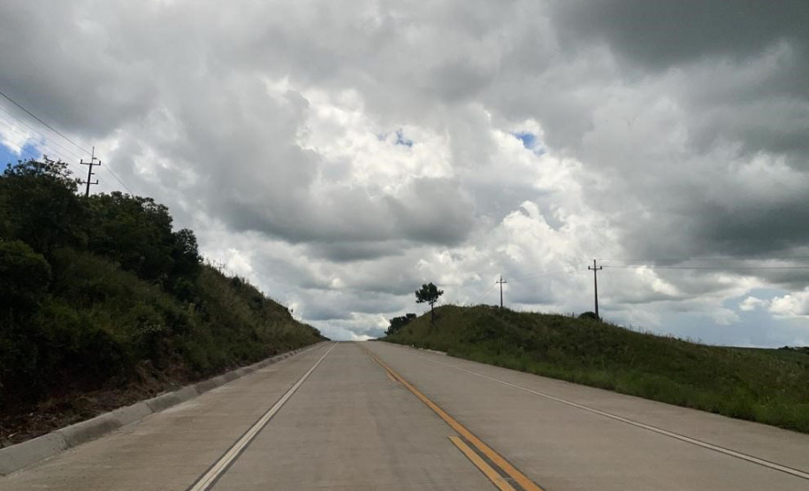 Obra emblemática do Sudoeste, Whitetopping da PRC-280 recebe últimos ajustes