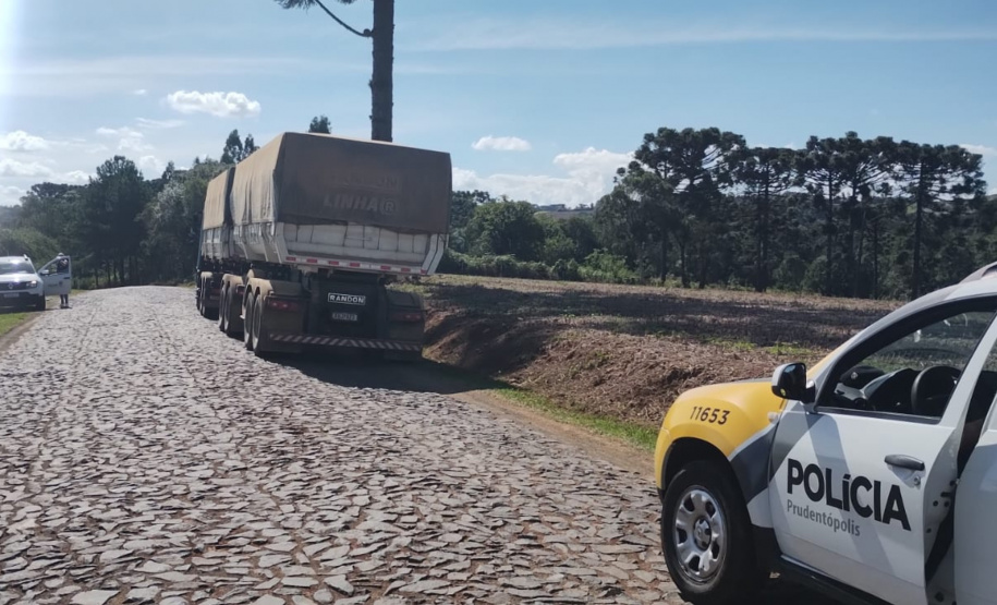 Operação Fumageiras fiscaliza mercadorias com notas fiscais falsas na região de Guarapuava