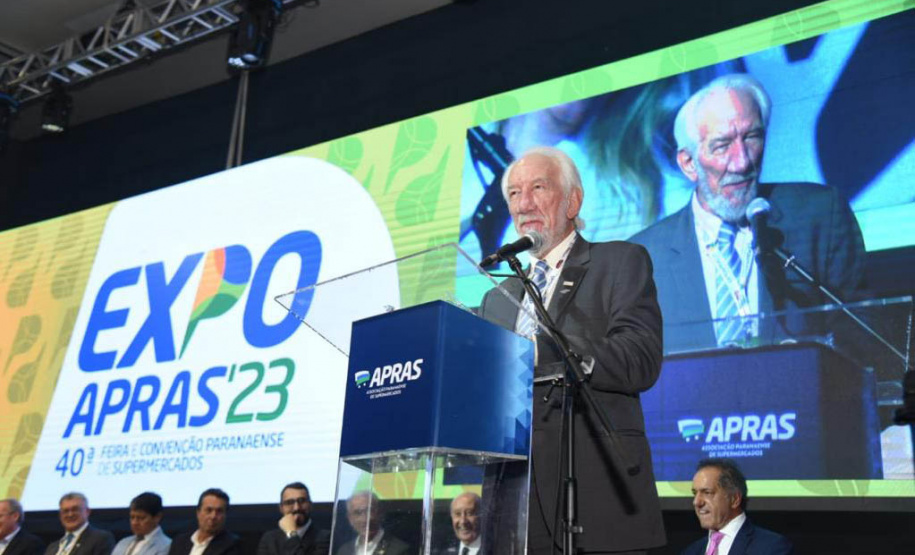 O vice-governador Darci Piana e o secretário da Agricultura, Norberto Ortigara, participaram da abertura da ExpoApras 2023.
