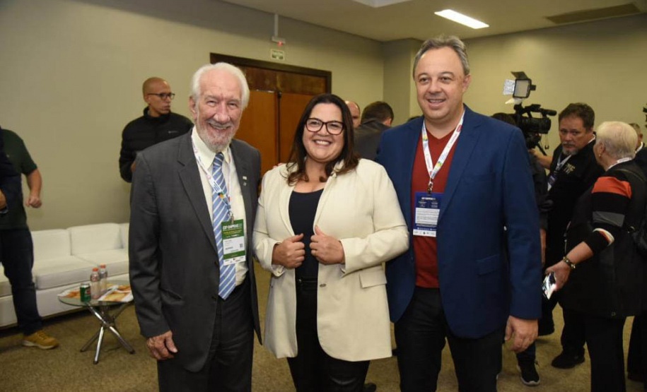 O vice-governador Darci Piana e o secretário da Agricultura, Norberto Ortigara, participaram da abertura da ExpoApras 2023.