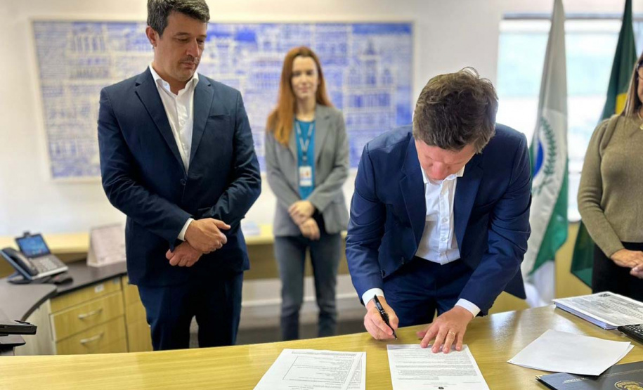 Paraná e Polícia Federal assinam acordo de cooperação para atendimento a migrantes