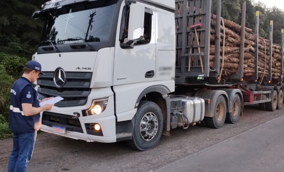 Operação Fumageiras fiscaliza mercadorias com notas fiscais falsas na região de Guarapuava