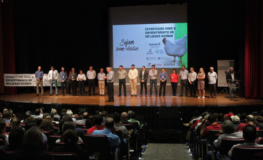 No Sudoeste, Sistema de Agricultura do Paraná debate prevenção da influenza aviária