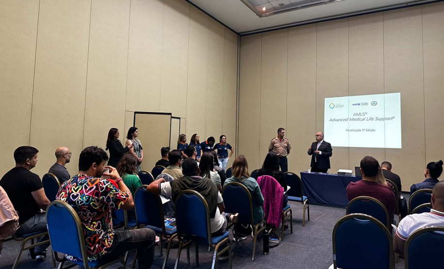 Governo inicia certificação internacional de mil profissionais para atendimento de urgência