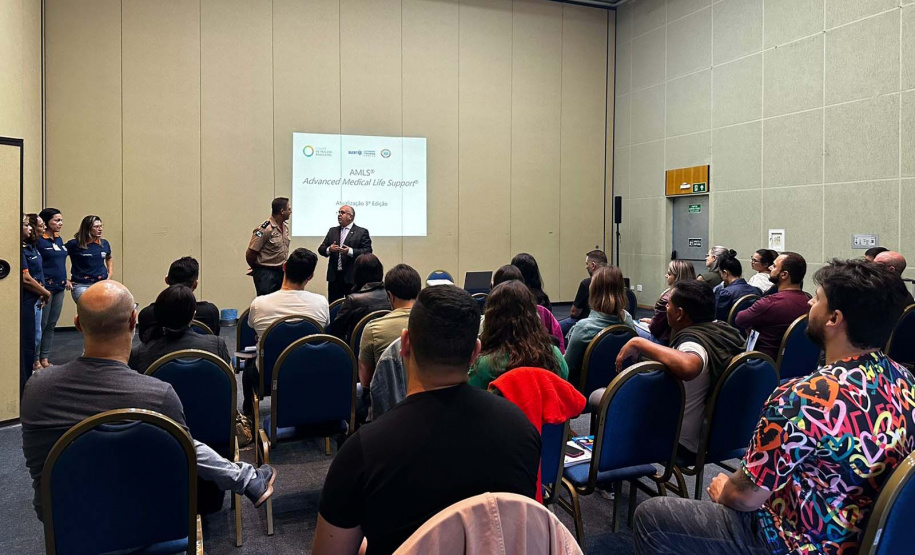 Governo inicia certificação internacional de mil profissionais para atendimento de urgência