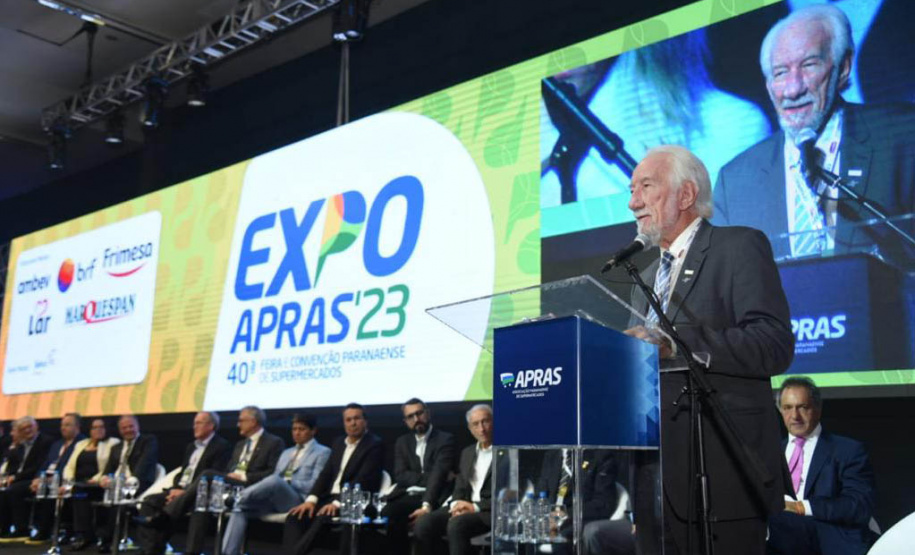 O vice-governador Darci Piana e o secretário da Agricultura, Norberto Ortigara, participaram da abertura da ExpoApras 2023.