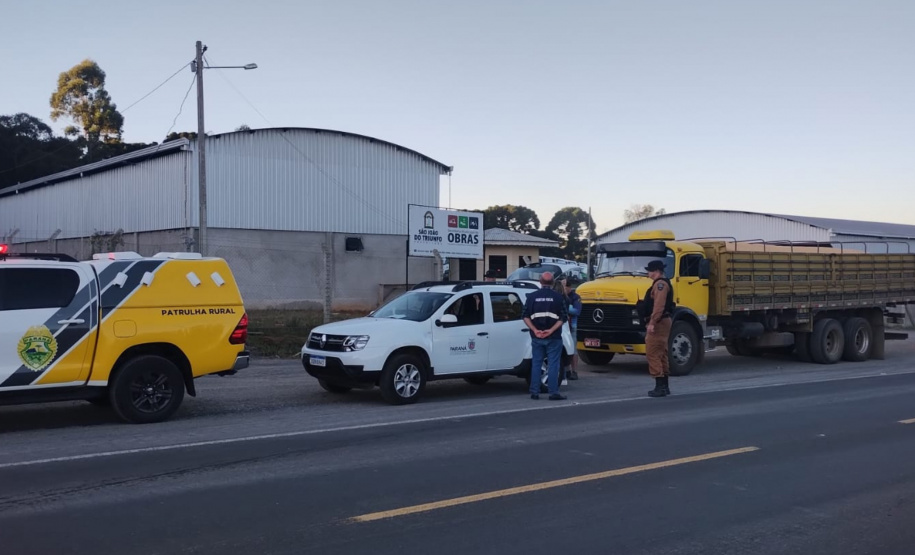 Operação Fumageiras fiscaliza mercadorias com notas fiscais falsas na região de Guarapuava