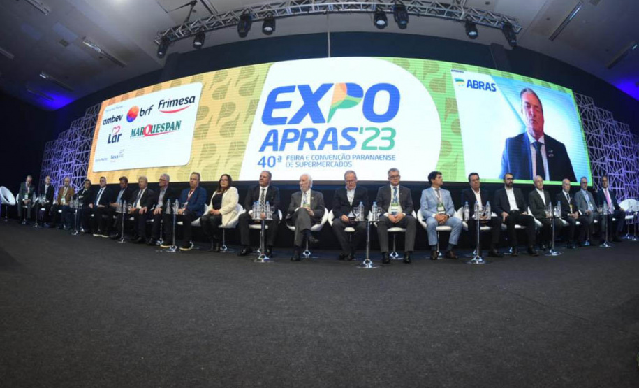 O vice-governador Darci Piana e o secretário da Agricultura, Norberto Ortigara, participaram da abertura da ExpoApras 2023.